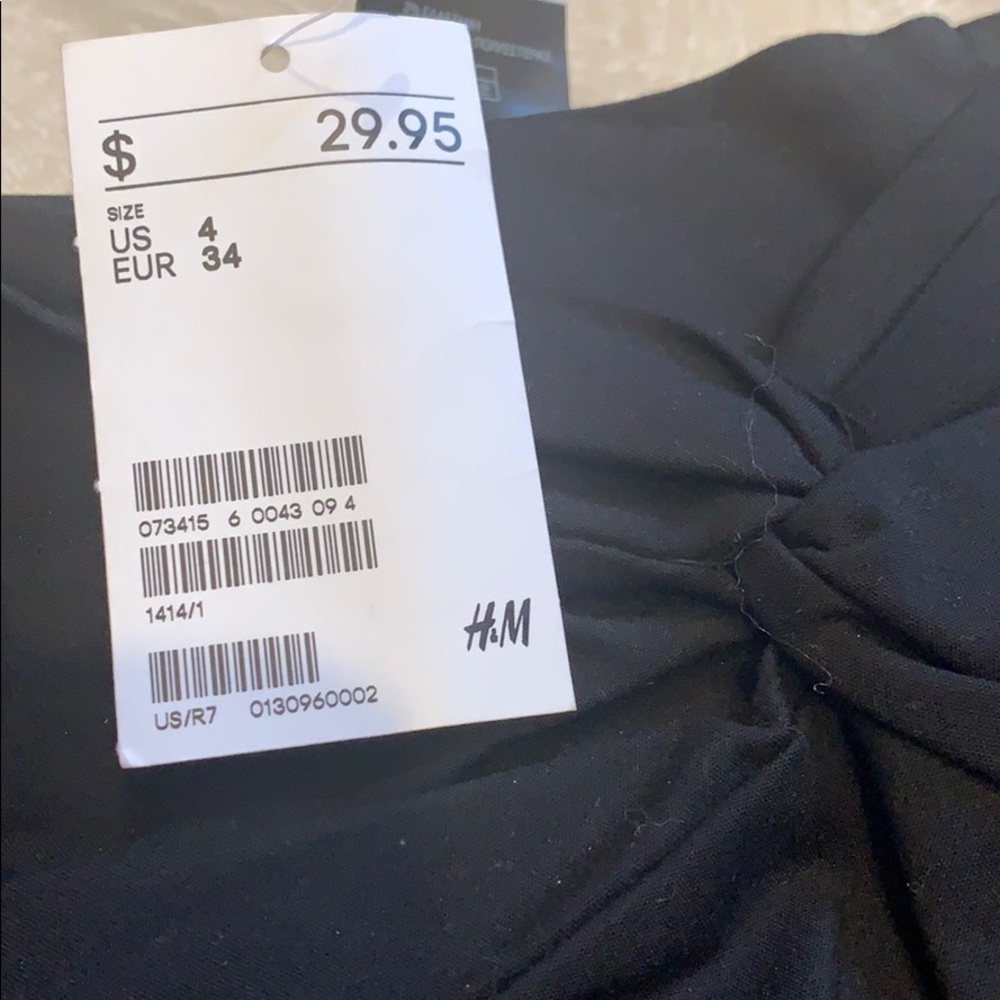 H&M black skirt Brand New** - Picture 2 of 3